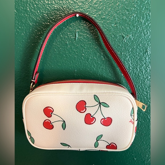 NWT Coach Cherry Print Shoulder Bag in White - Picture 2 of 5